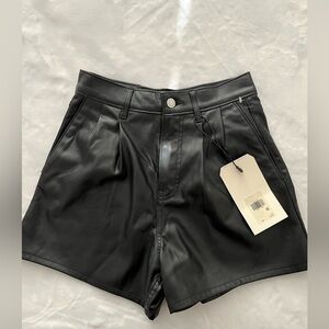 NWT Levi’s Faux Leather shorts in black size 24.